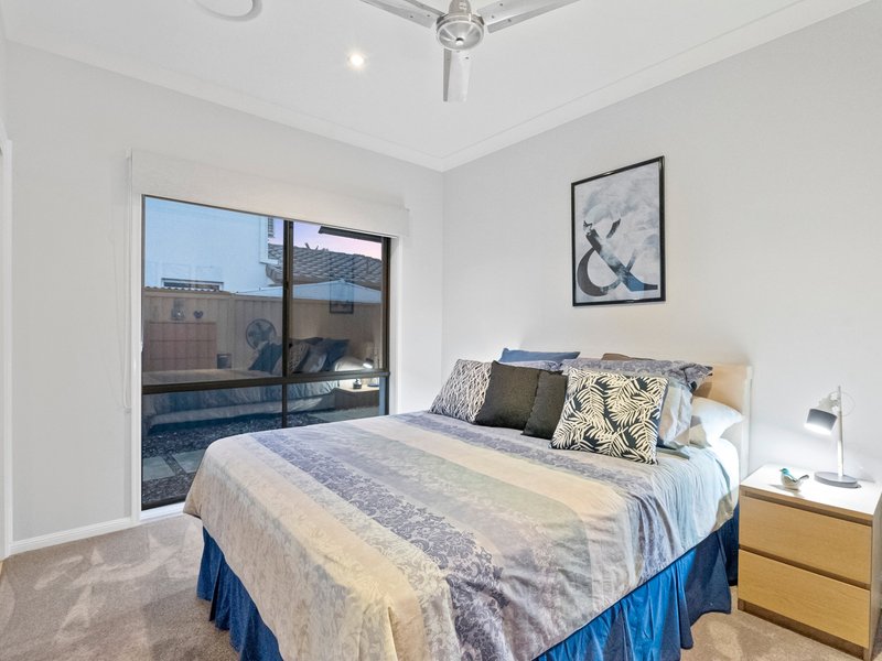 Photo - 49 Pebble Beach Drive, Runaway Bay QLD 4216 - Image 21