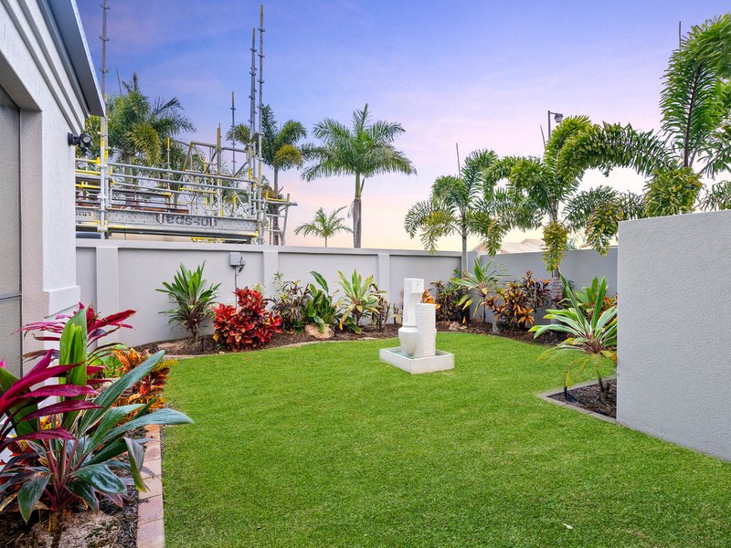 Photo - 49 Pebble Beach Drive, Runaway Bay QLD 4216 - Image 26