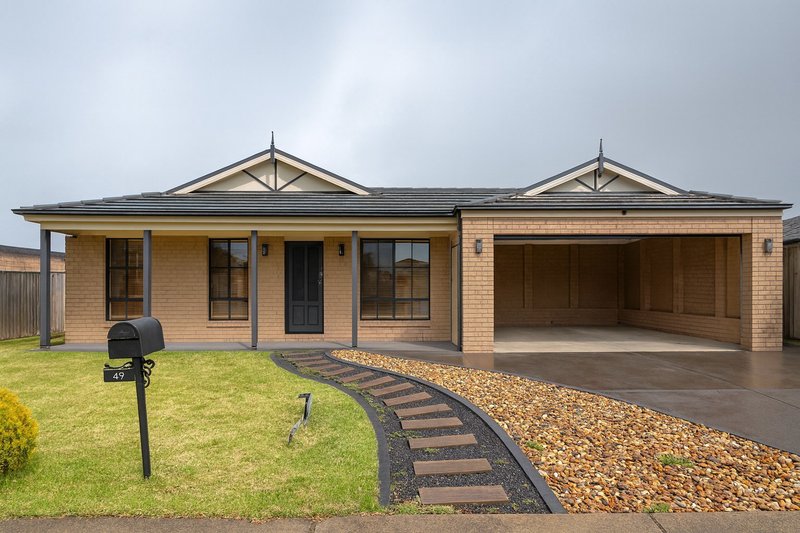49 Pepperbush Circuit, Cranbourne VIC 3977