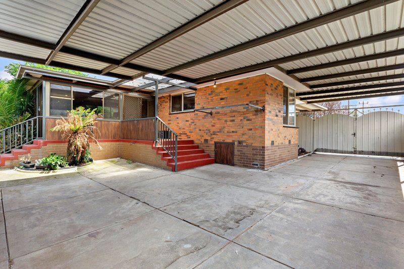 Photo - 49 Pinewood Drive, Thomastown VIC 3074 - Image 8