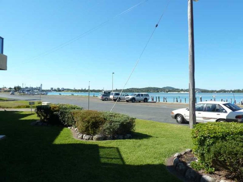 Photo - 4/9 Point Road 'Fairholme' , Tuncurry NSW 2428 - Image 2