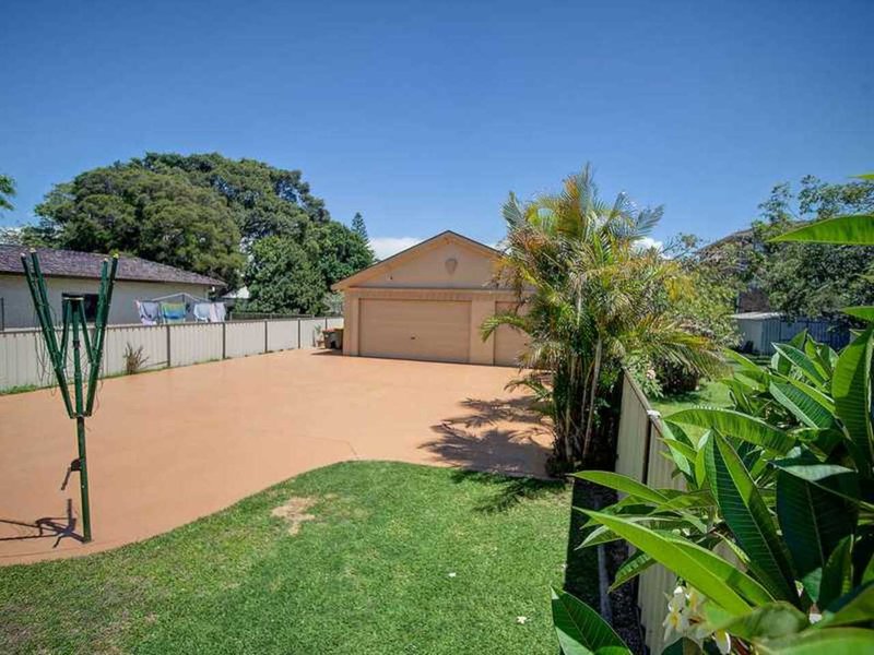 Photo - 49 Point Road, Tuncurry NSW 2428 - Image 11