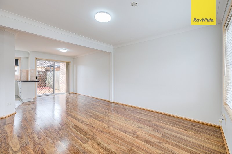 Photo - 4/9 Premworth Place, Runcorn QLD 4113 - Image 9