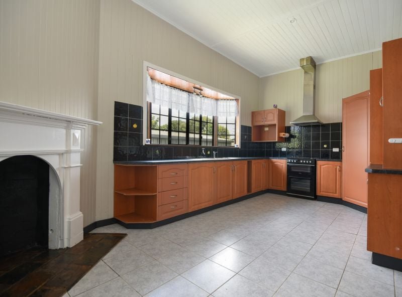 Photo - 49 Priest Street, Rockville QLD 4350 - Image 3