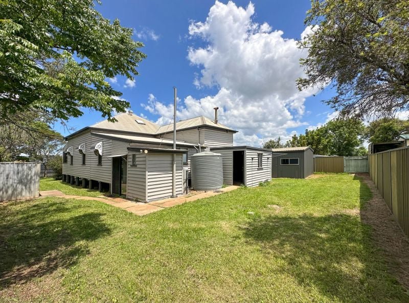 Photo - 49 Priest Street, Rockville QLD 4350 - Image 11