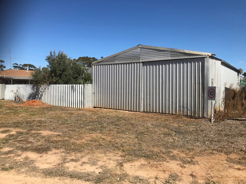 Photo - 49 Railway Terrace North, Paskeville SA 5552 - Image 2