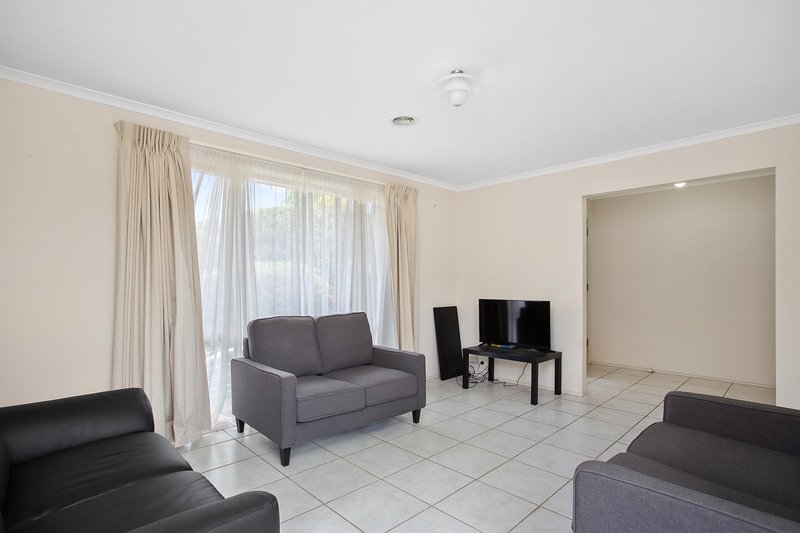 Photo - 49 Rosella Street, Nicholls ACT 2913 - Image 10