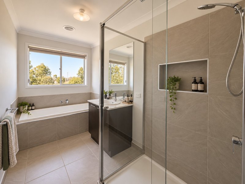 Photo - 49 Rutledge Boulevard, North Geelong VIC 3215 - Image 4