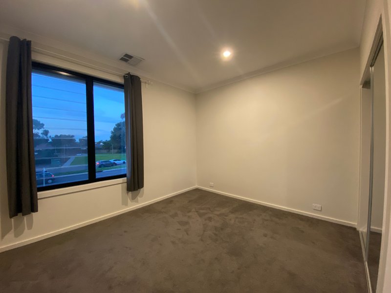 Photo - 49 Saltbush Lane, West Lakes SA 5021 - Image 7
