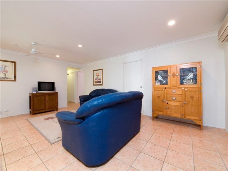 Photo - 49 Saraband Drive, Eatons Hill QLD 4037 - Image 6