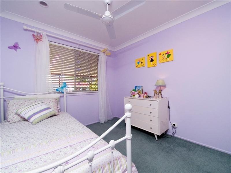 Photo - 49 Saraband Drive, Eatons Hill QLD 4037 - Image 9