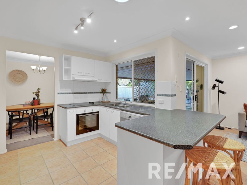 Photo - 49 Saraband Drive, Eatons Hill QLD 4037 - Image 8