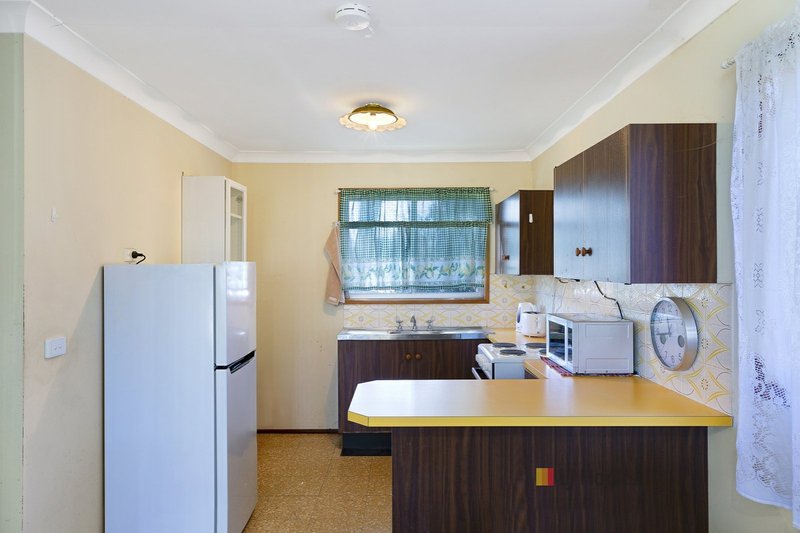 Photo - 49 Scenic Drive, Budgewoi NSW 2262 - Image 3