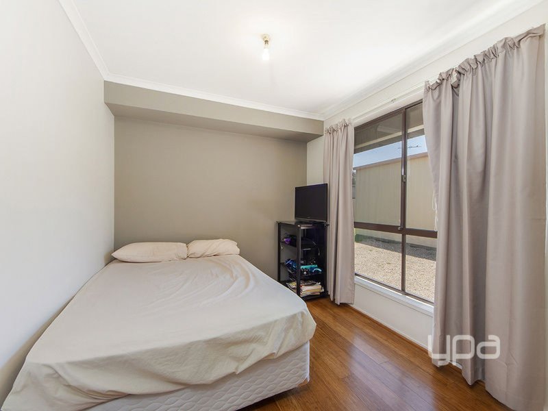 Photo - 49 Shakespeare Drive, Delahey VIC 3037 - Image 7