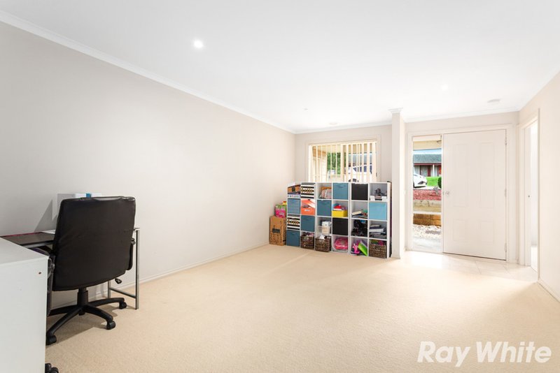 Photo - 49 Silver Gum Drive, Pakenham VIC 3810 - Image 3