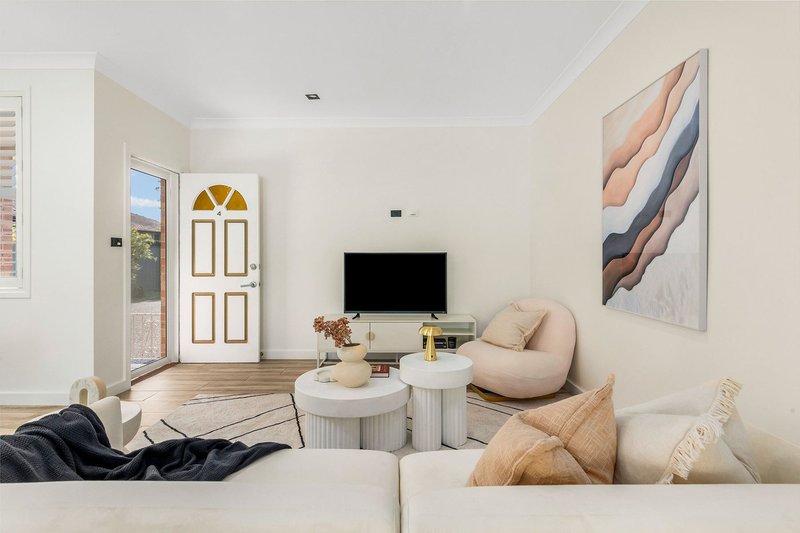 Photo - 4/9 Solander Street, Monterey NSW 2217 - Image 2