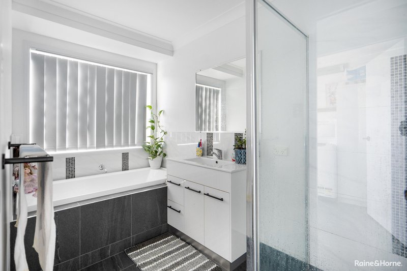 Photo - 49 Spring Way, Nikenbah QLD 4655 - Image 8