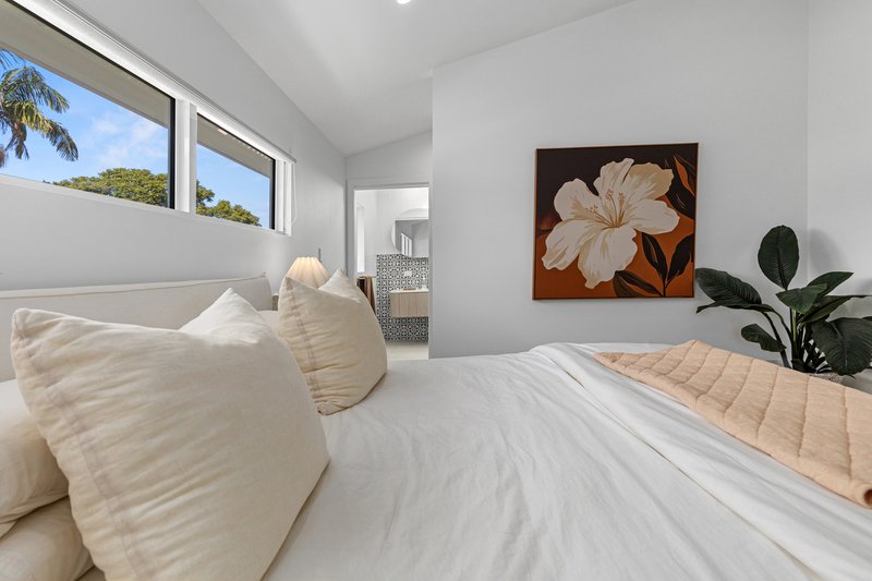 Photo - 49 Station Street, Currumbin Waters QLD 4223 - Image 11