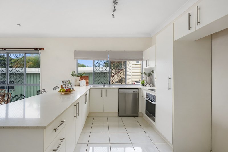 Photo - 49 Station View Street, Mitchelton QLD 4053 - Image 6