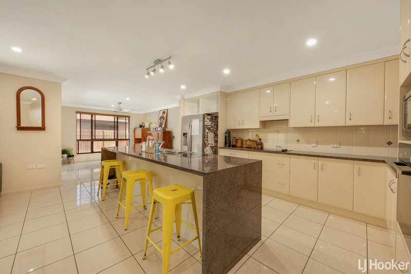 Photo - 49 Sunset Drive, Norman Gardens QLD 4701 - Image 6