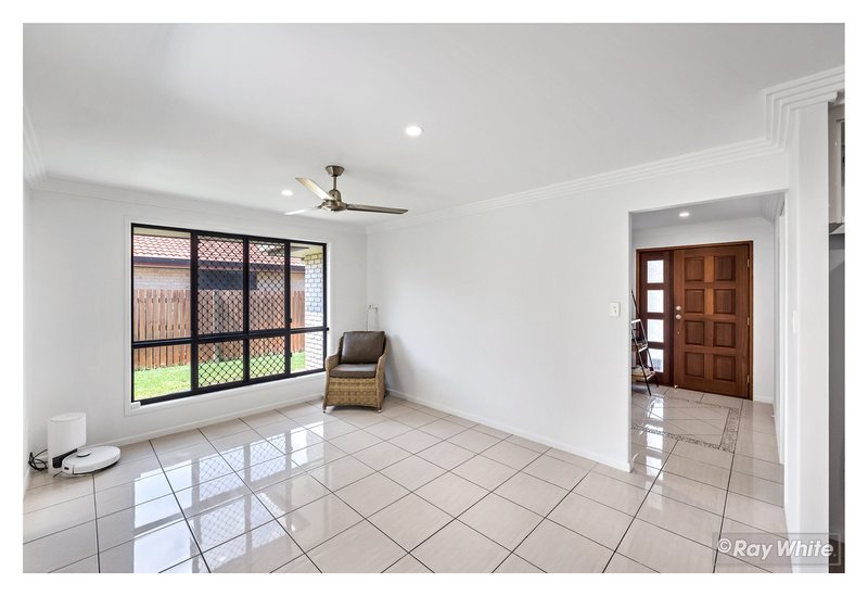 Photo - 49 Sunset Drive, Norman Gardens QLD 4701 - Image 10