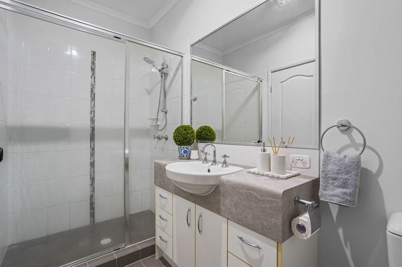 Photo - 49 Talltrees Circuit, Wakerley QLD 4154 - Image 7