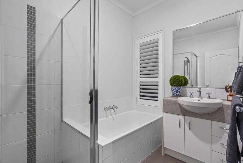 Photo - 49 Talltrees Circuit, Wakerley QLD 4154 - Image 10