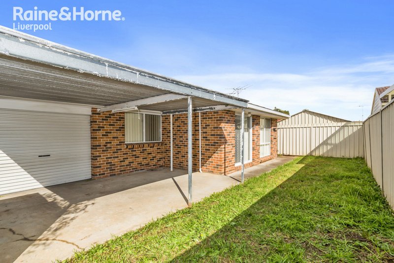 Photo - 49 Tamworth Crescent, Hoxton Park NSW 2171 - Image 8