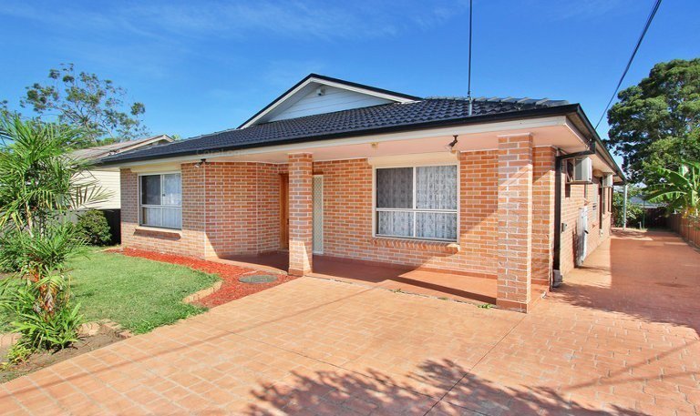 49 The Grove, Fairfield NSW 2165