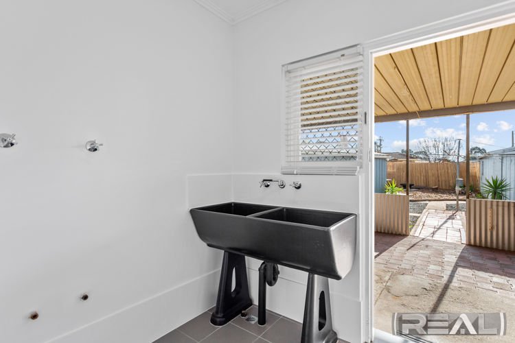Photo - 49 The Strand , Brahma Lodge SA 5109 - Image 11