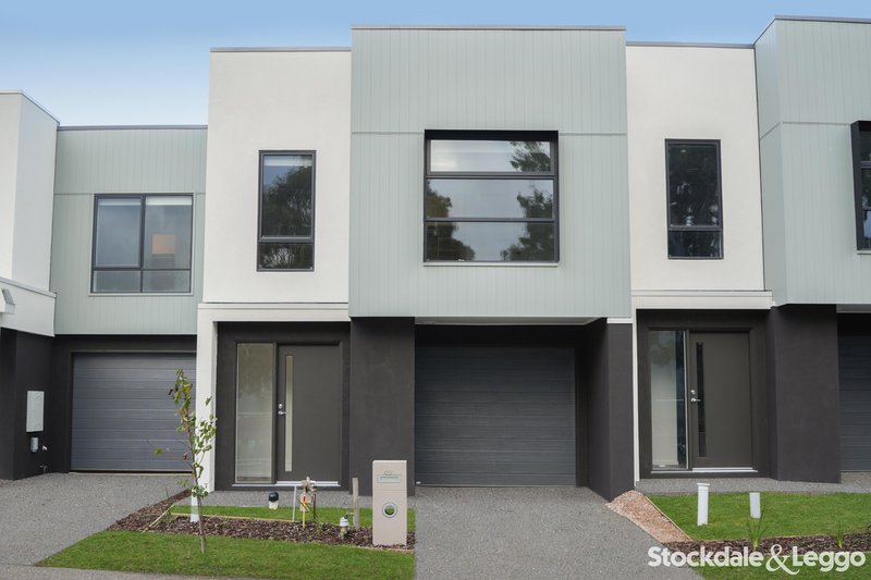 Photo - 49 Thistle Place, South Morang VIC 3752 - Image 3