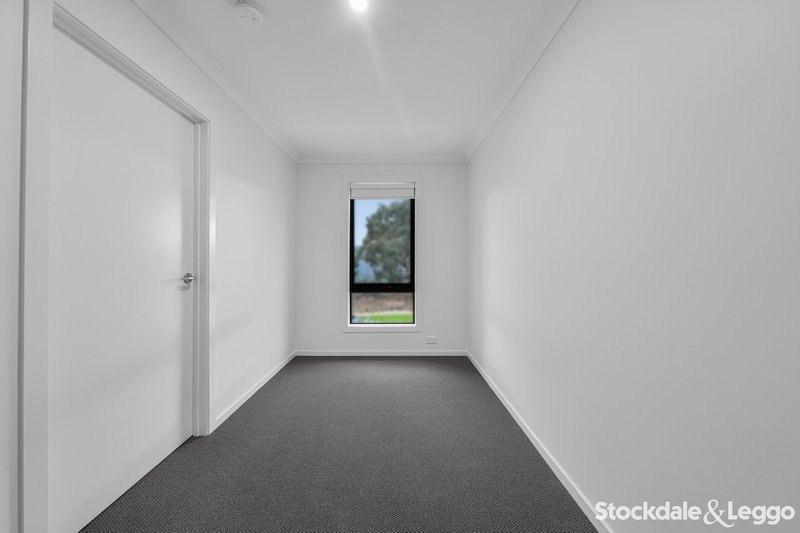 Photo - 49 Thistle Place, South Morang VIC 3752 - Image 8