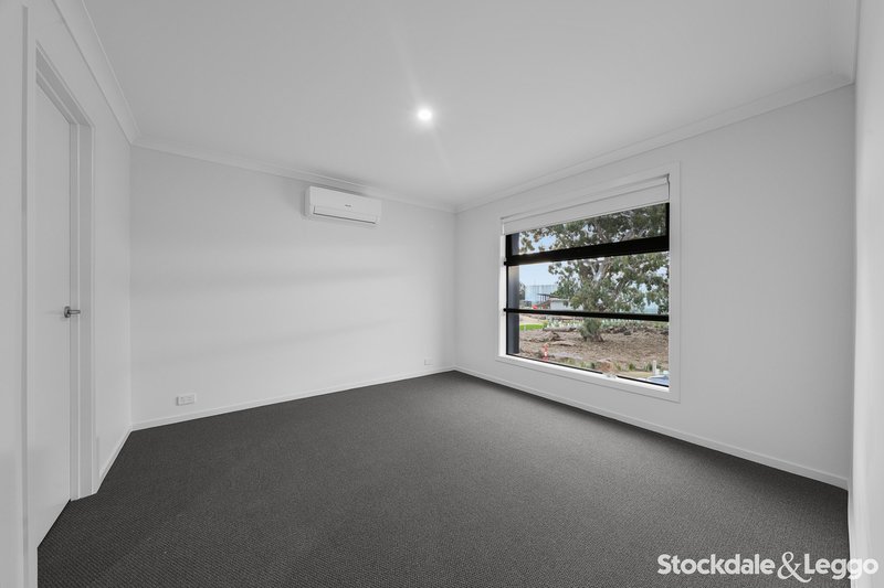 Photo - 49 Thistle Place, South Morang VIC 3752 - Image 9