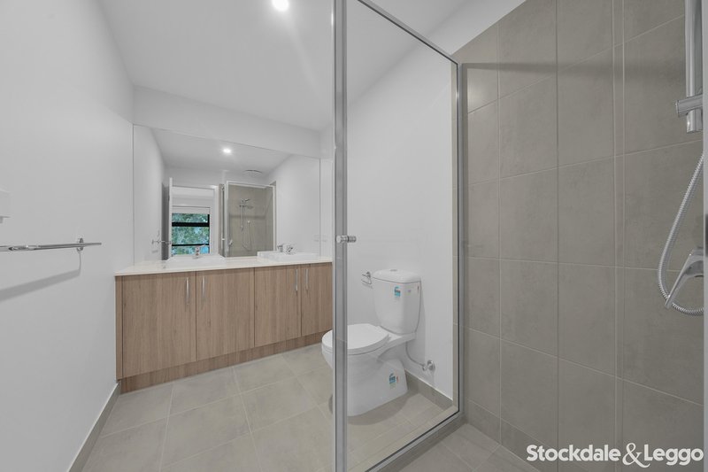 Photo - 49 Thistle Place, South Morang VIC 3752 - Image 10
