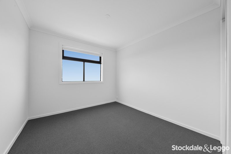 Photo - 49 Thistle Place, South Morang VIC 3752 - Image 11