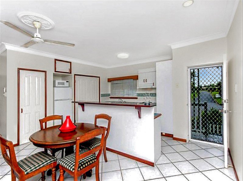 Photo - 4/9 Varese Street, Woree QLD 4868 - Image 4