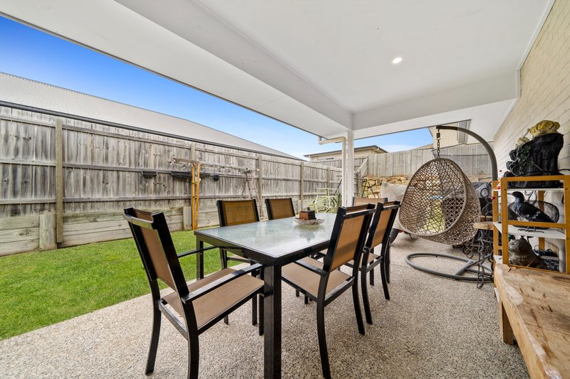 Photo - 49 Verdi Street, Yarrabilba QLD 4207 - Image 15