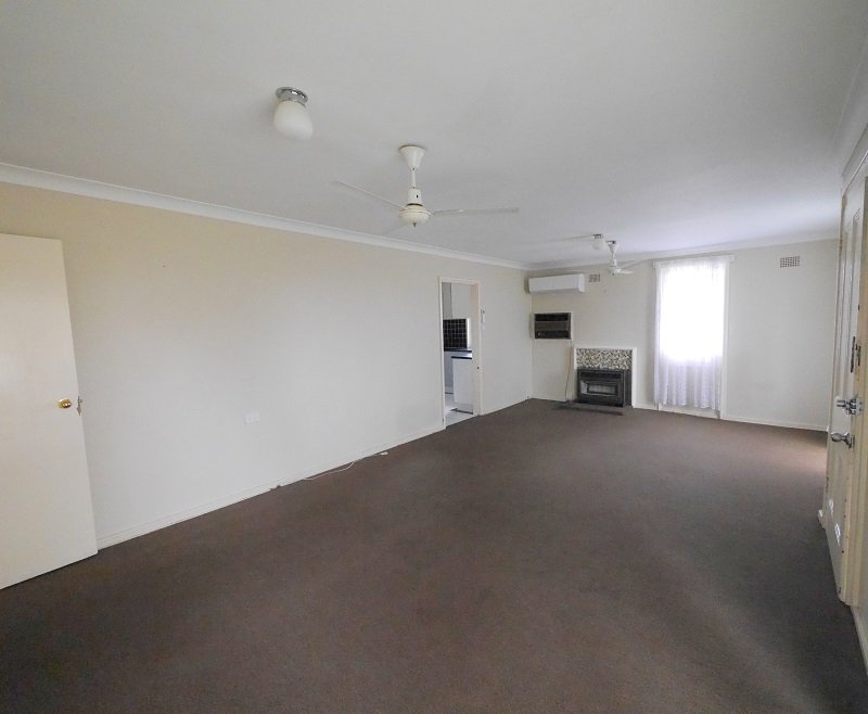 Photo - 49 Victor Street, Cowra NSW 2794 - Image 2