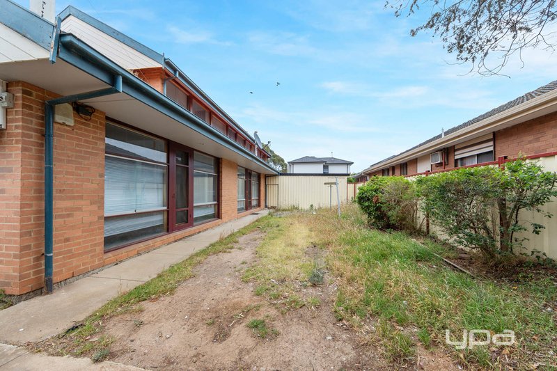 Photo - 49 Walter Street, St Albans VIC 3021 - Image 9