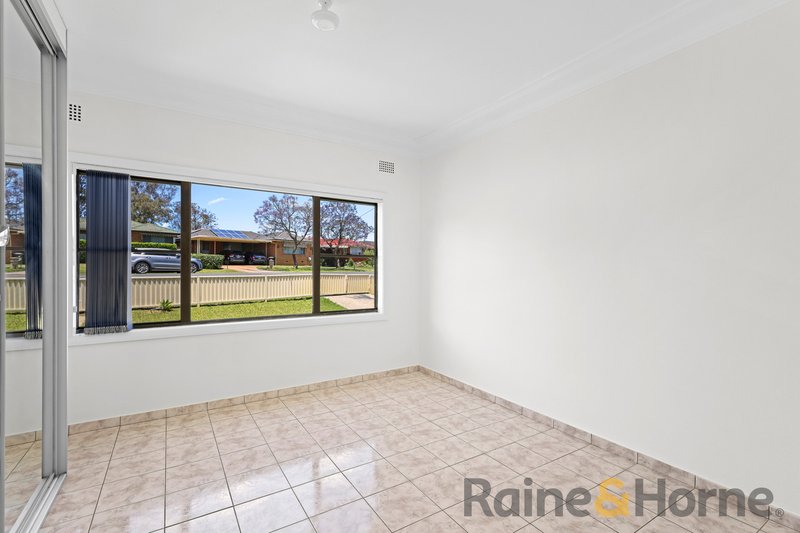 Photo - 49 Waminda Avenue, Campbelltown NSW 2560 - Image 4