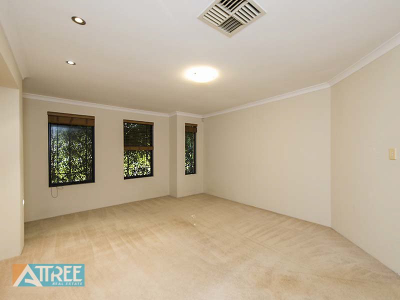 Photo - 49 Waterview Parade, Southern River WA 6110 - Image 3
