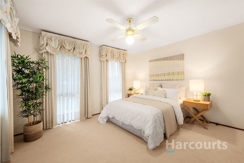 Photo - 49 Wondalea Crescent, Wantirna VIC 3152 - Image 10