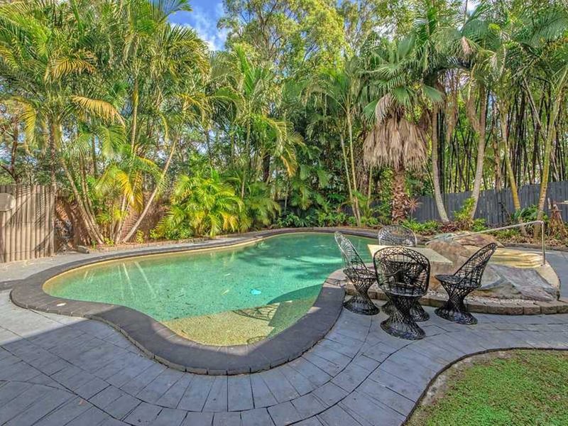 Photo - 49 Woolmere Street, Carrara QLD 4211 - Image 4