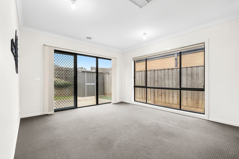 Photo - 49 Wurrook Circuit, North Geelong VIC 3215 - Image 5