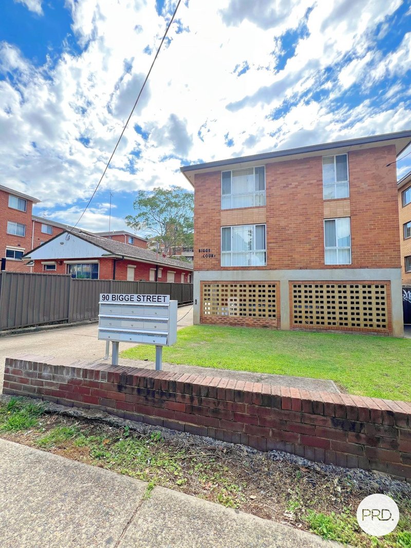 Photo - 4/90 Bigge Street, Liverpool NSW 2170 - Image 1