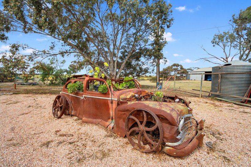 Photo - 490 Wembley Boundary Road, Willamulka SA 5554 - Image 3