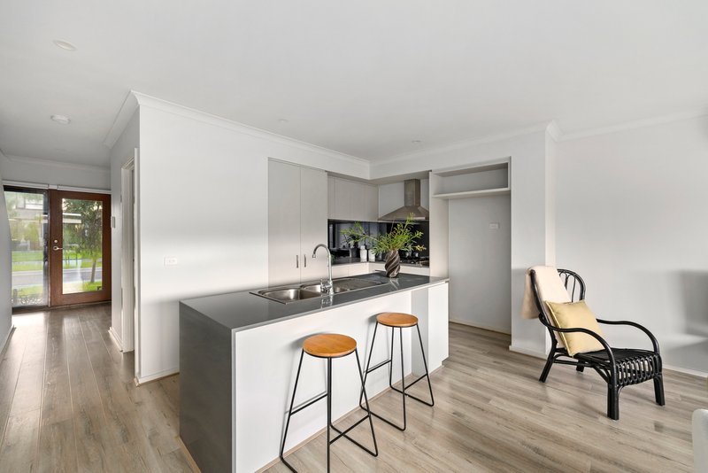 Photo - 491 Harvest Home Road, Epping VIC 3076 - Image 4