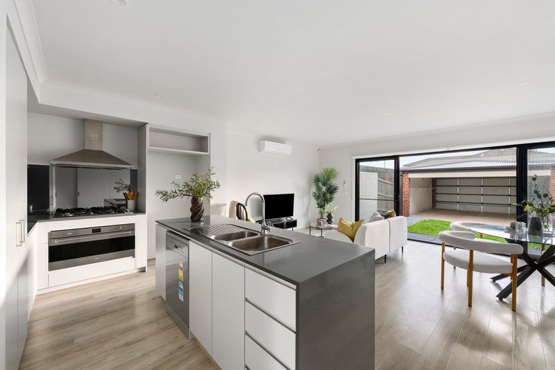 Photo - 491 Harvest Home Road, Epping VIC 3076 - Image 5