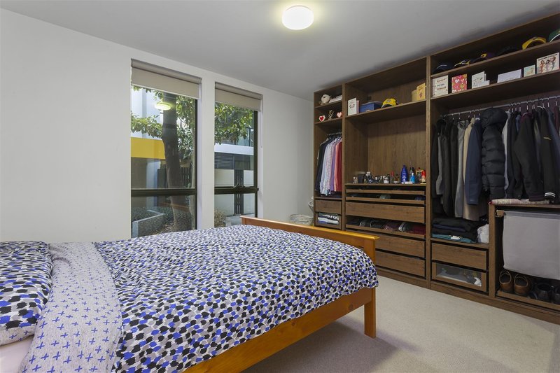 Photo - 4/92 Cade Way, Parkville VIC 3052 - Image 5