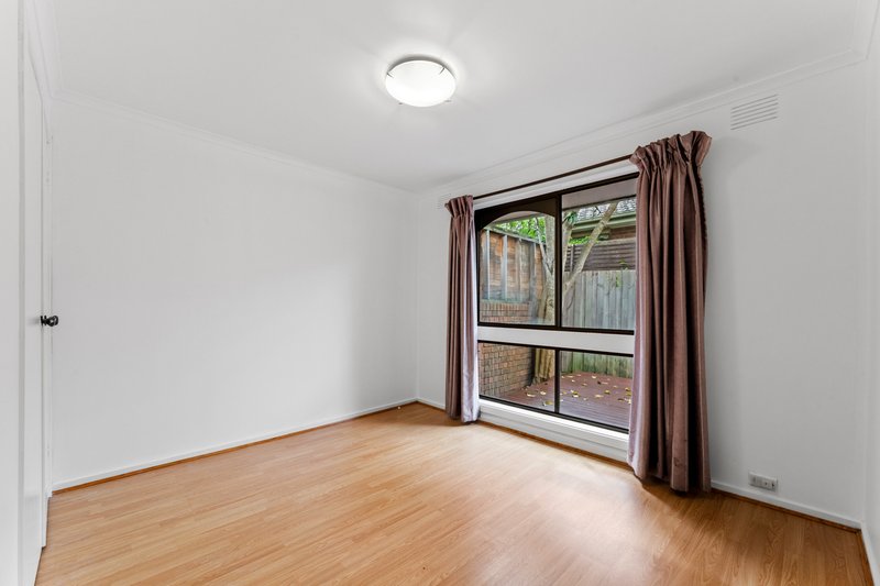 Photo - 4/92 Victoria Crescent, Mont Albert VIC 3127 - Image 4